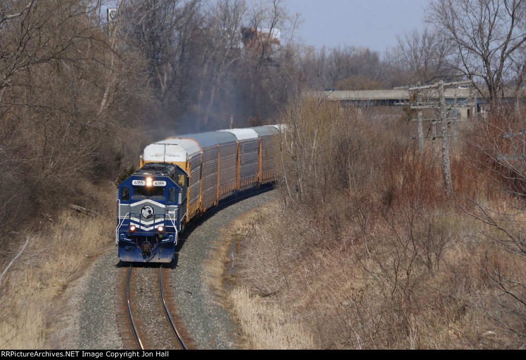 6355 leads the way south as Z127 comes out from under the I-75 overpass